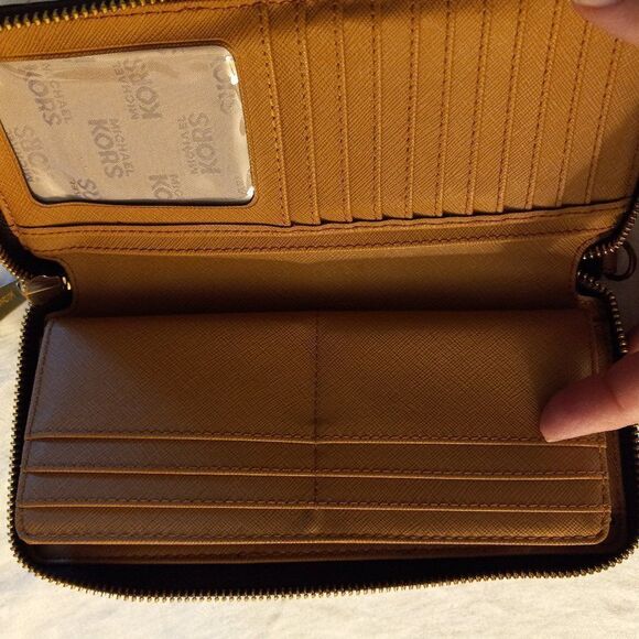 Michael Kors Full Size Wallet Cottagecore Grandmacore - Picture 10 of 10